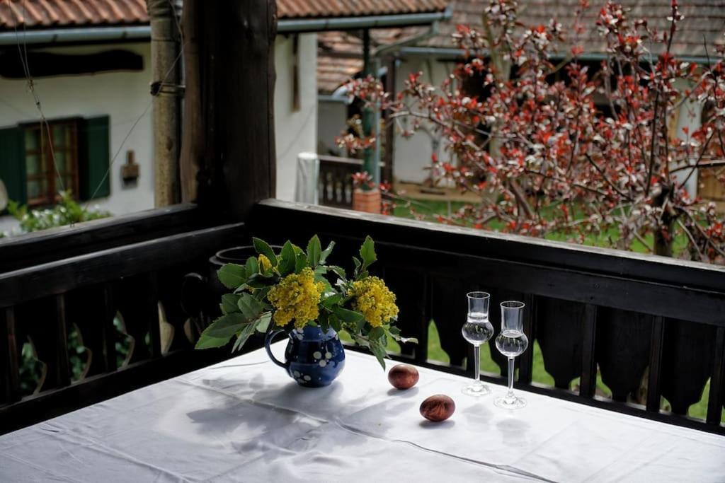 Stilvolles Landhaus Im Dreilaendereck Felsőszölnök Extérieur photo